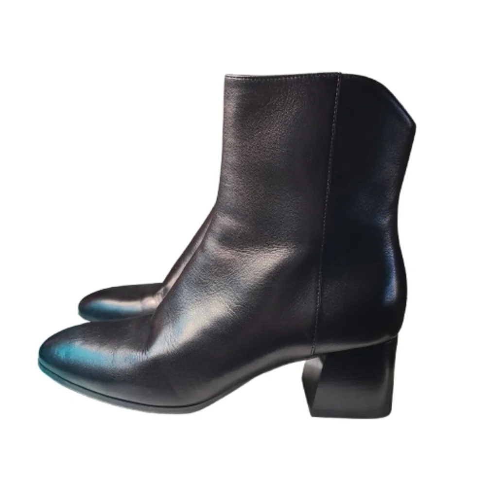 M. Gemi The Corsa Black Leather Ankle Boots Low Block Heel Almond Toe Size 5 - Picture 6 of 12